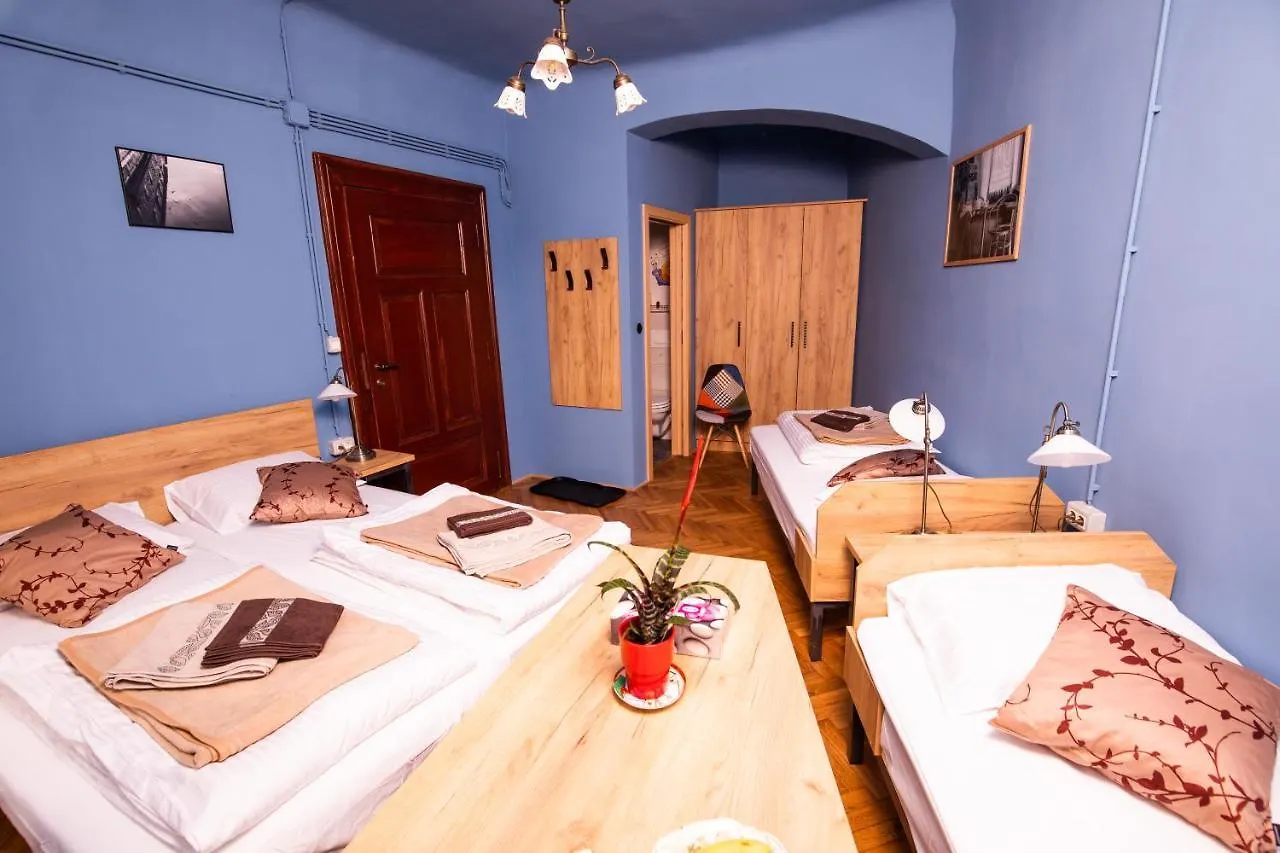 Hostel Deznik Lublaň 0*,